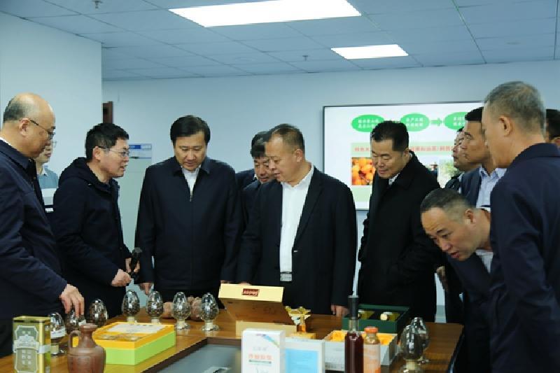 辽宁91传媒
在大连民族大学召开全省推动民族自治县高质量发展战略合作会议